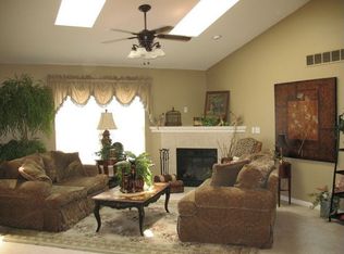 23651 McCort Dr, Flat Rock, MI