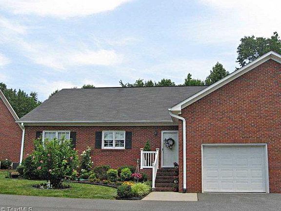 2nd image of 311 Oleander Dr #A
