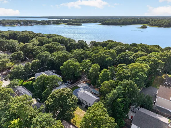 203 Monomoscoy Road, Mashpee, MA 02649