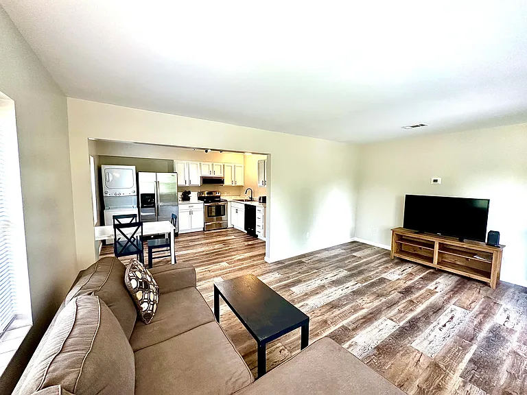 8205 Scenic Highway C #C — Photo 6