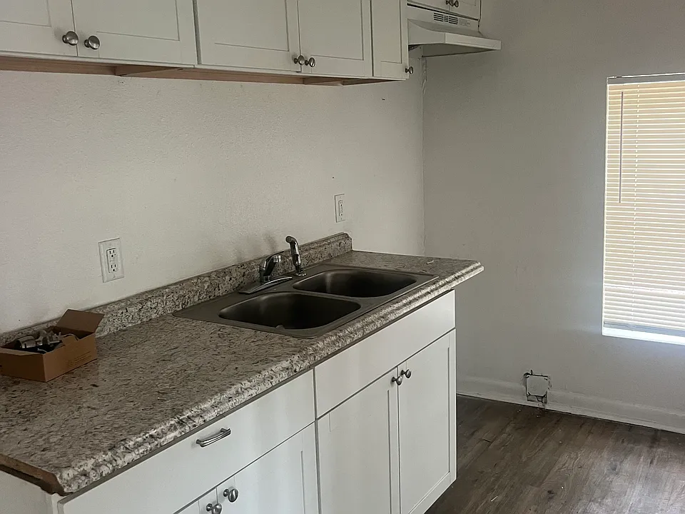 1865 Rowe Ave #2