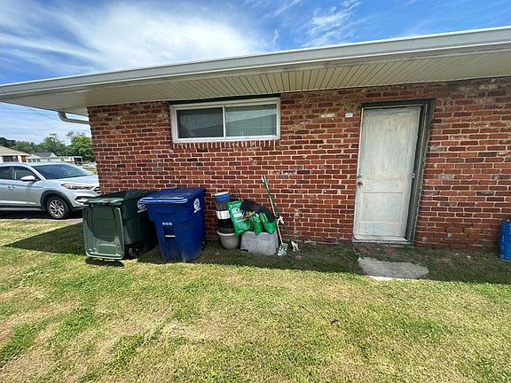 5th image of 1124 Collins Cir