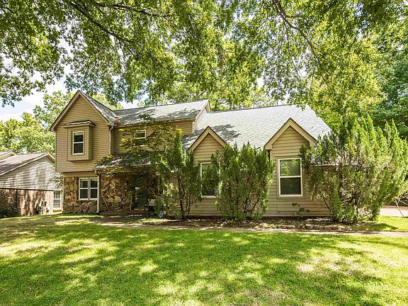 3rd image of 2088 Allenby Rd