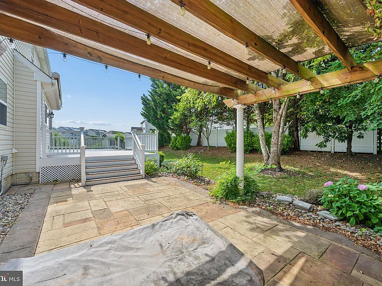 110 Bedrock Dr — Photo 47