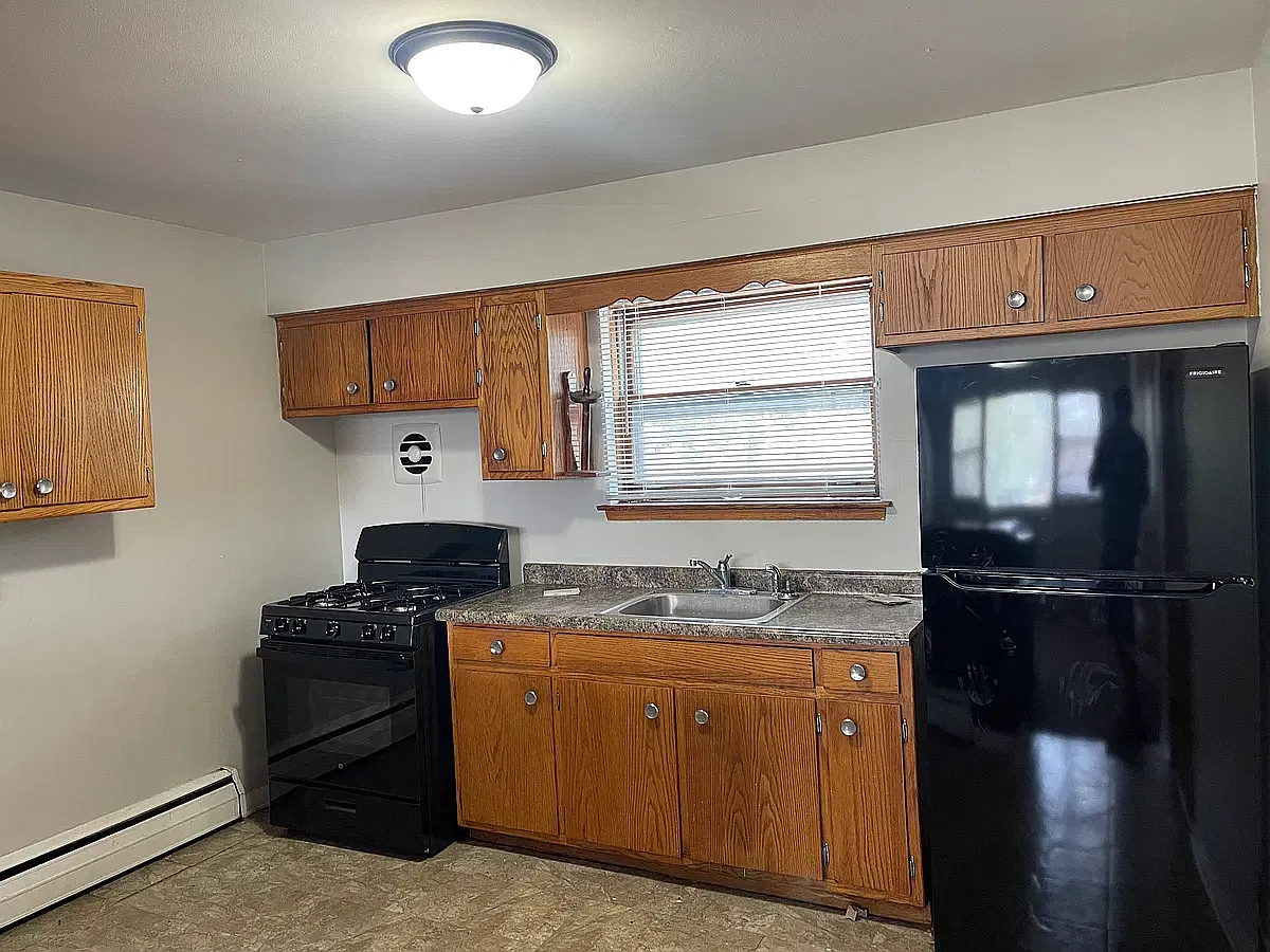 2 bed, $1,600 — Photo 2