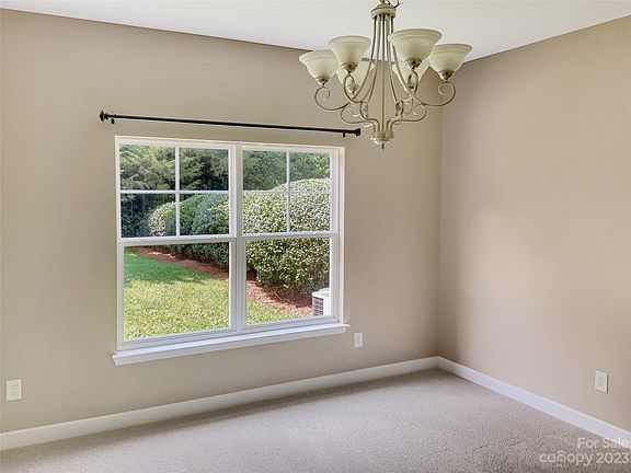 4th image of 5019 Stone Park Dr