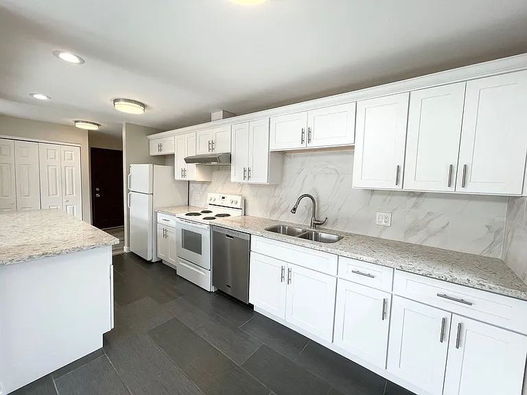 14320 Roosevelt Way N #201 — Photo 2