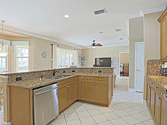 5th image of 20691 Torre Del Lago St