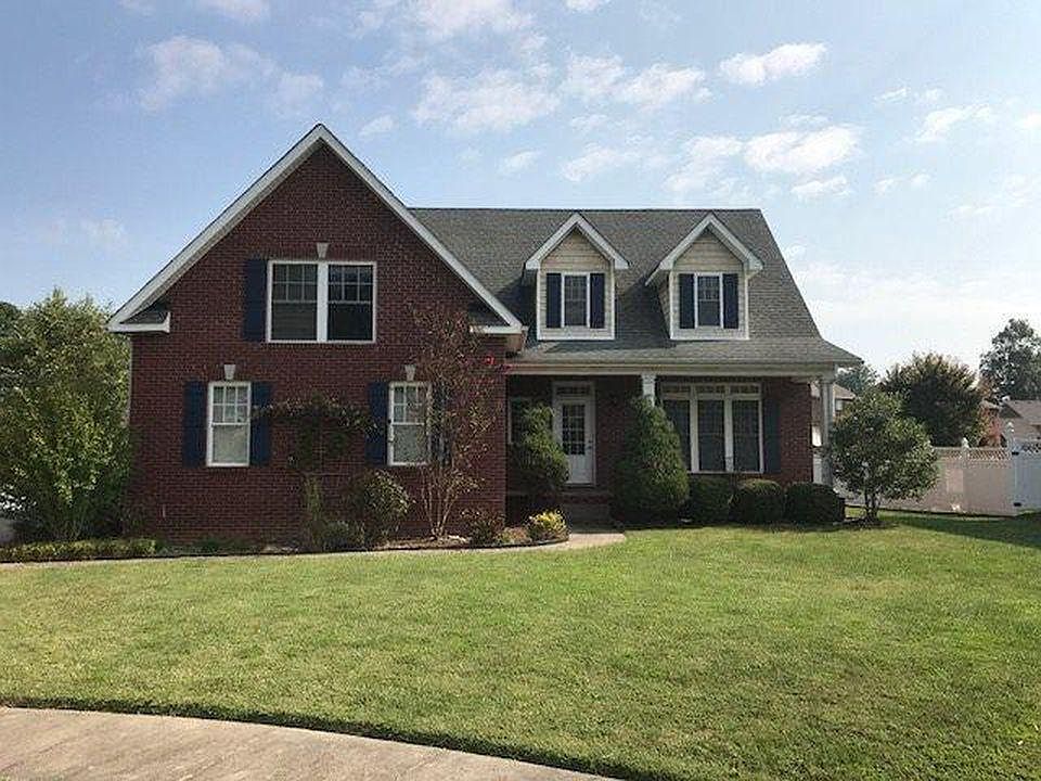 1st image of 135 Weymouth Ct