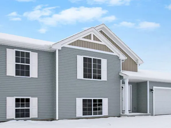 354 Willow Run Dr, Wayland, MI 49348