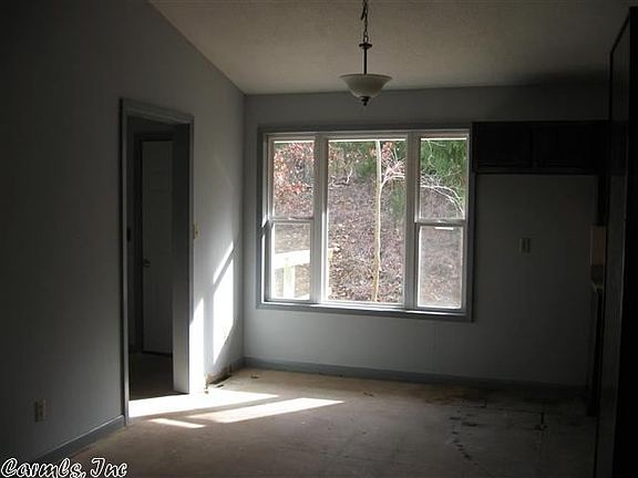5th image of 40 Kato Dr