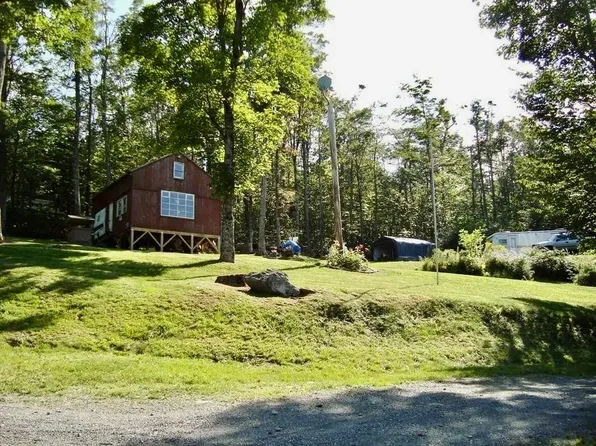 32 Navaho Ln, Heath, MA 01346