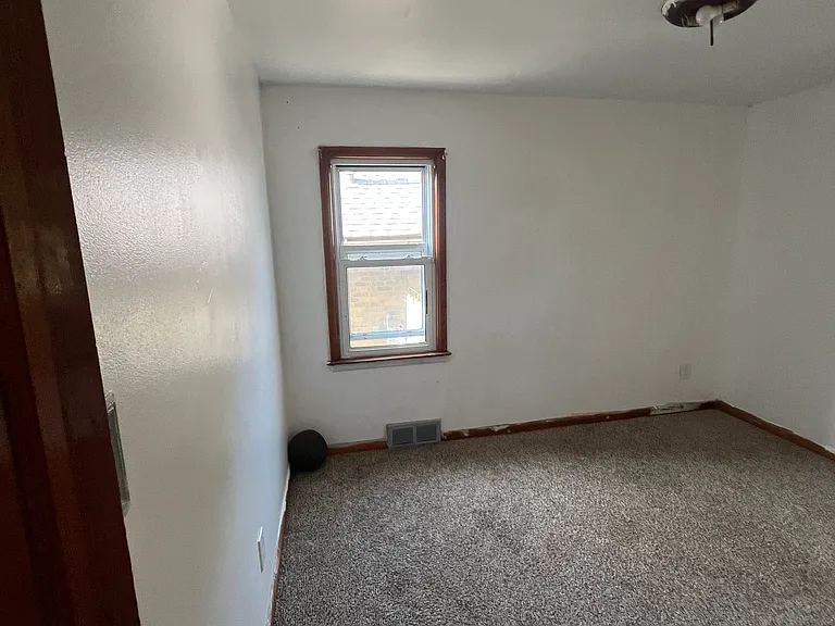 6844 Memorial Ave — Photo 8