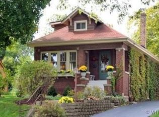 266 Holmes Ave, Clarendon Hills, IL 60514