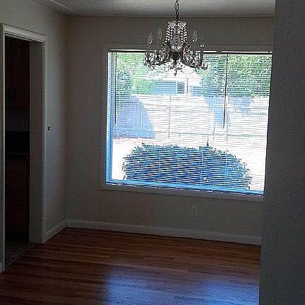 5th image of 4043 Carolina Ave NE