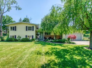 116 Robinhood Dr NE, Grand Rapids, MI 49546