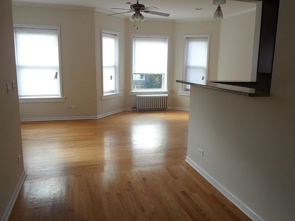 3rd image of 1234 W Rosemont Ave