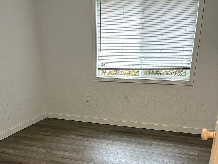 322 Willow St — Photo 9