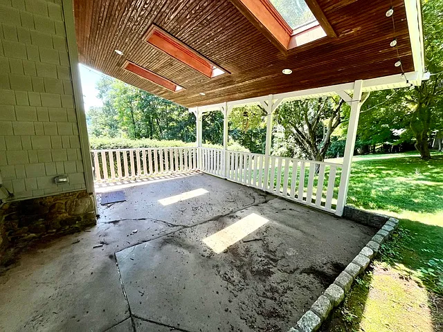 Hillside Ave — Photo 18
