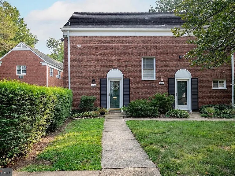 3408 Martha Custis Dr — Photo 2