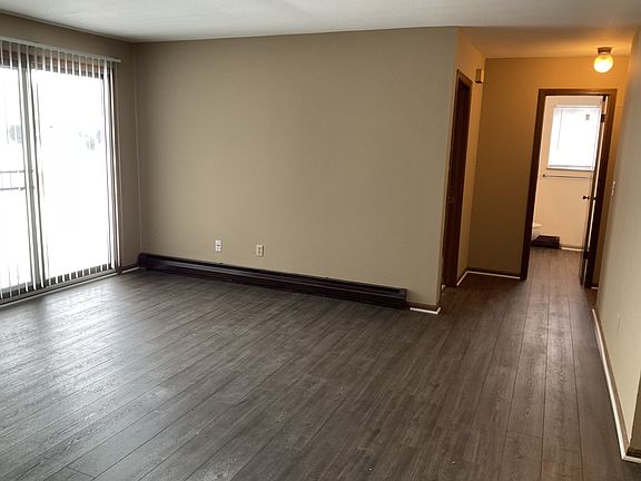 4th image of 304 Stratford Way #1