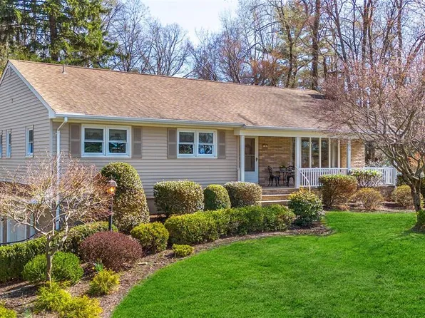 16 Burma Rd, Wyckoff, NJ 07481