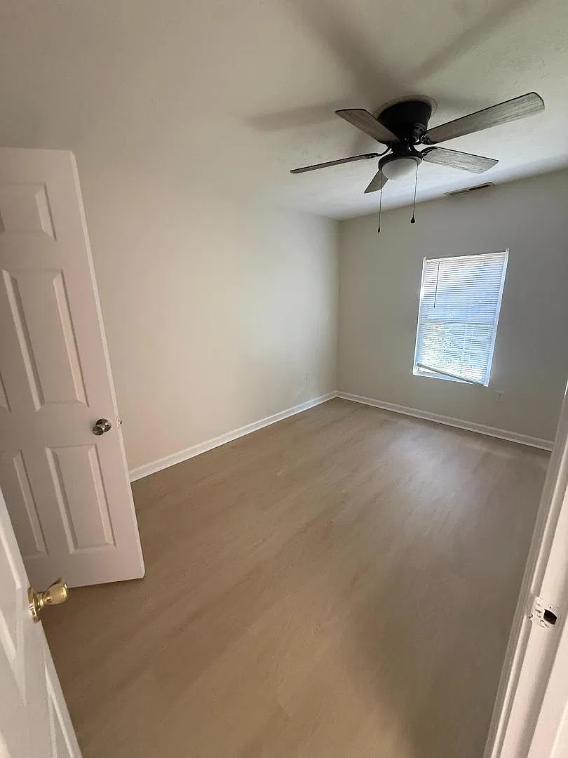 601 Church Ave SE — Photo 4