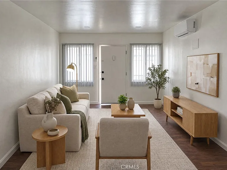 420 W Alameda Ave #C — Photo 2