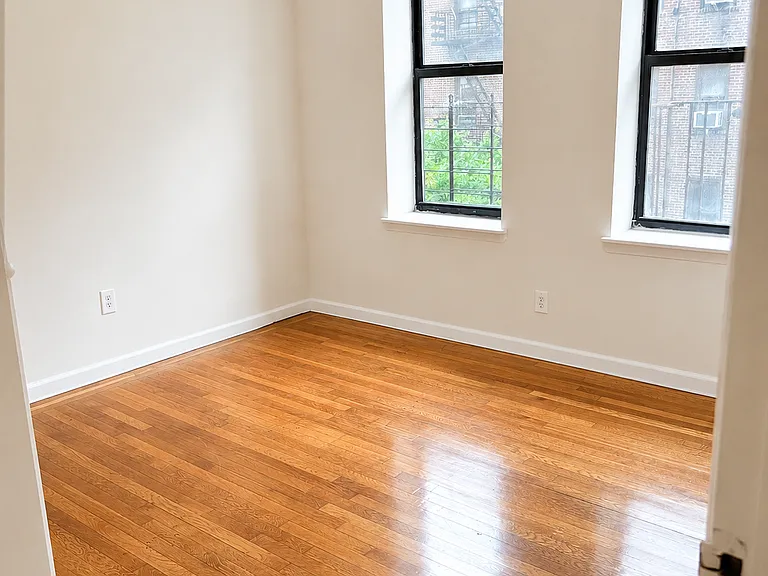 225 E 202nd St #3B — Photo 5
