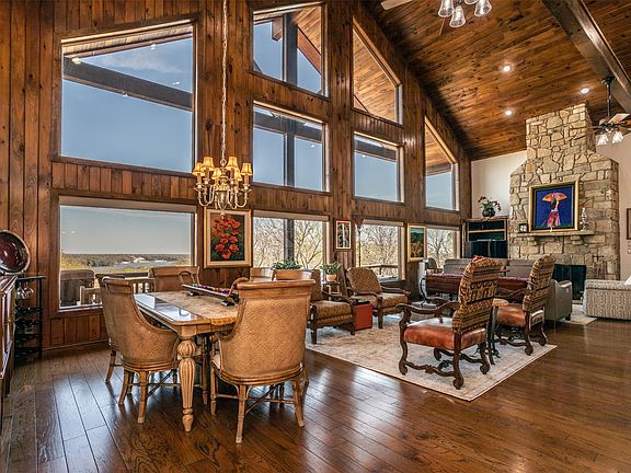 4th image of 229 Southside Dr