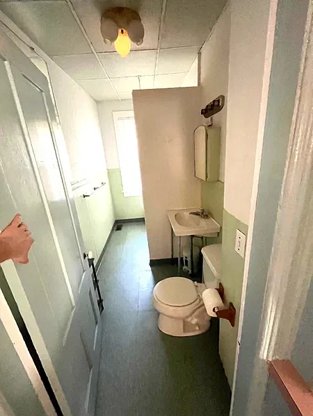 2 bed, 800 sqft, $1,600 — Photo 4