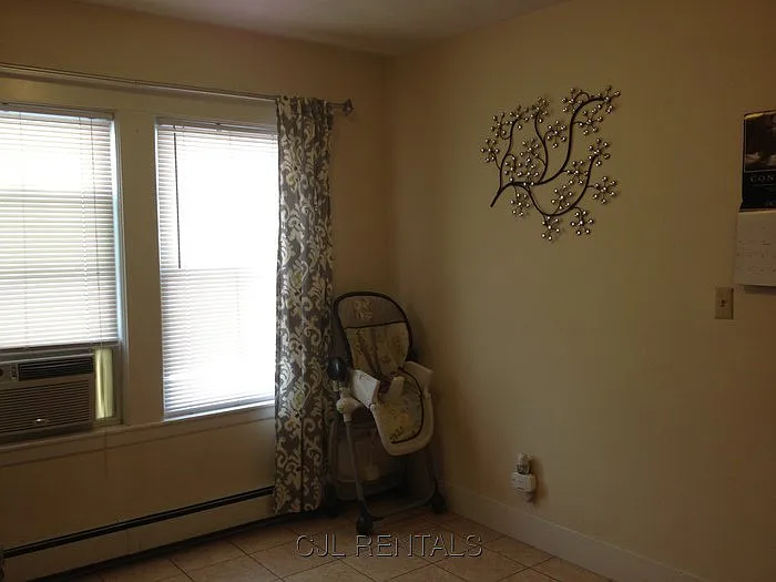 376 Crescent St #1 — Photo 12
