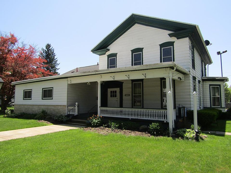 1st image of 203 E Main St