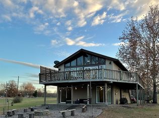 9250 E Lakeshore Dr, Ozawkie, KS 66070