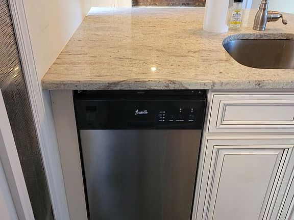 3rd image of 31-70 37th St #4R