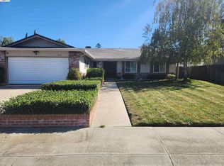 7516 Dorchester Way, Stockton, CA 95207