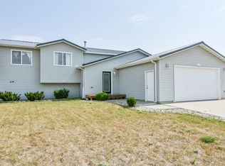 135 Libby Rd, Bismarck, ND 58504