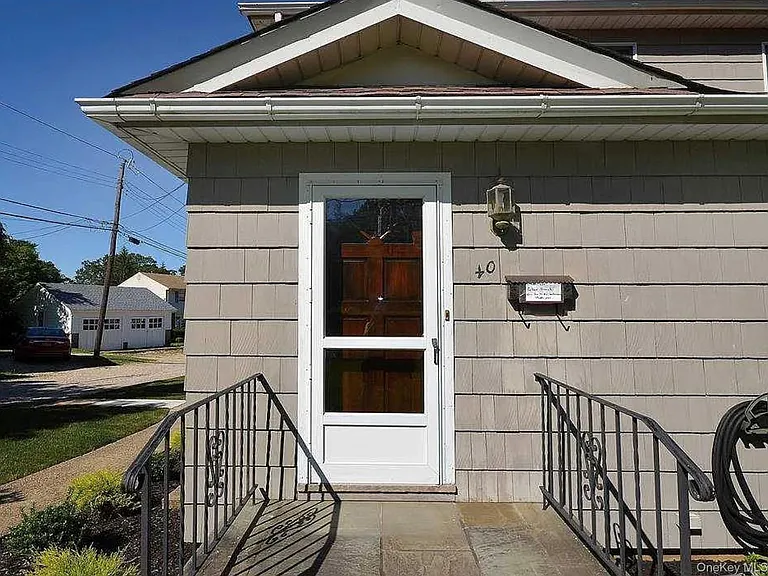 40 Perry Ave — Photo 3