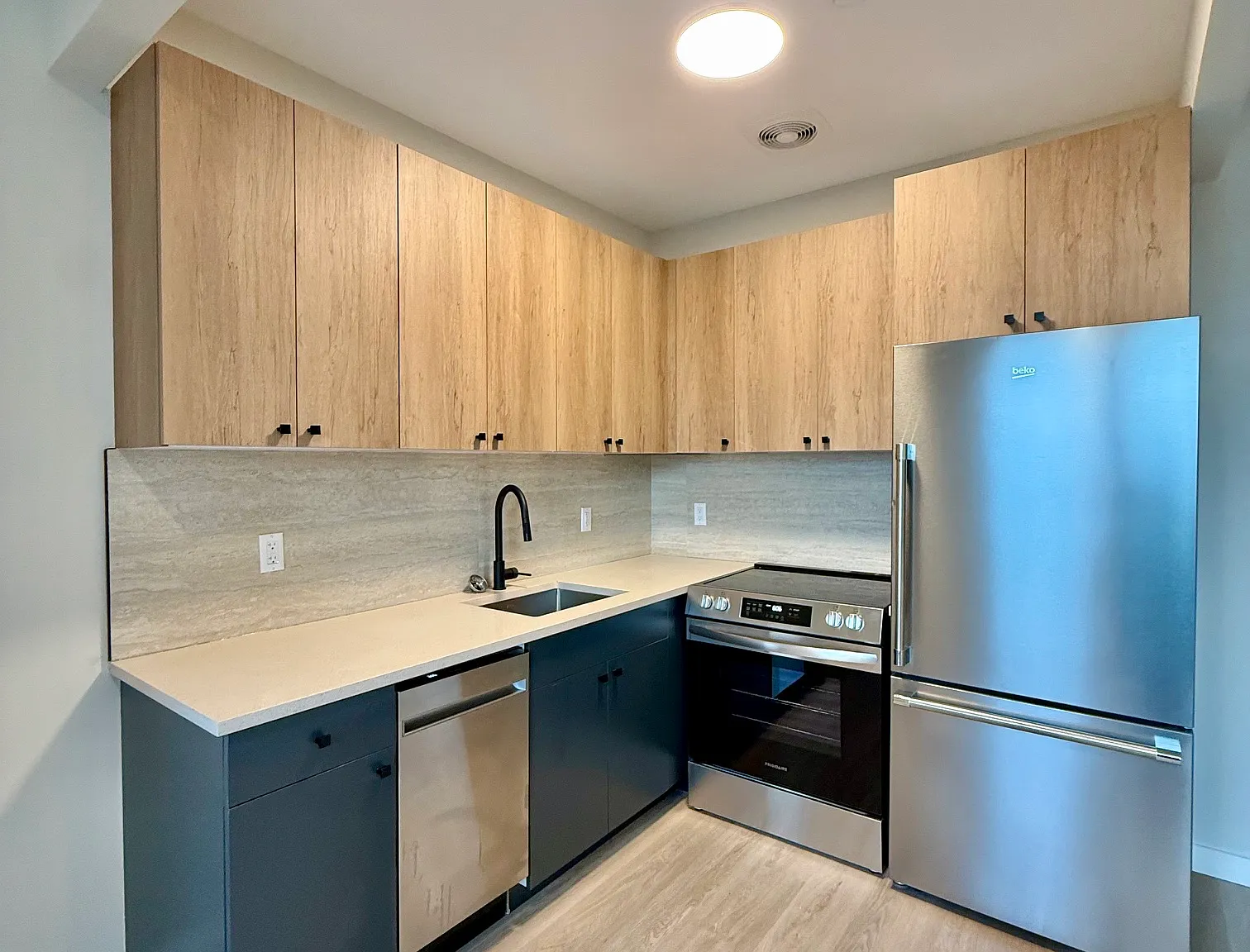 1600 Fulton Street — Photo 1