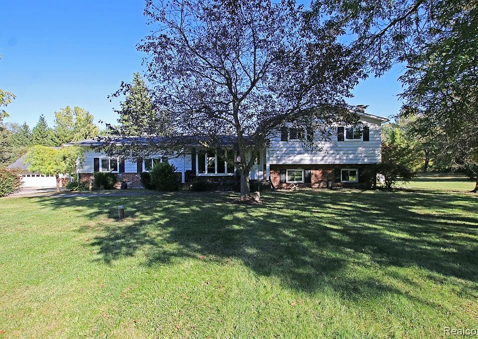 3398 Breezewood Ct, Ortonville, MI 48462 Zillow