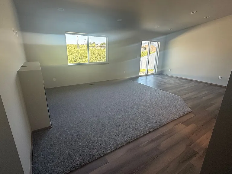 335 S Newton Ave — Photo 10