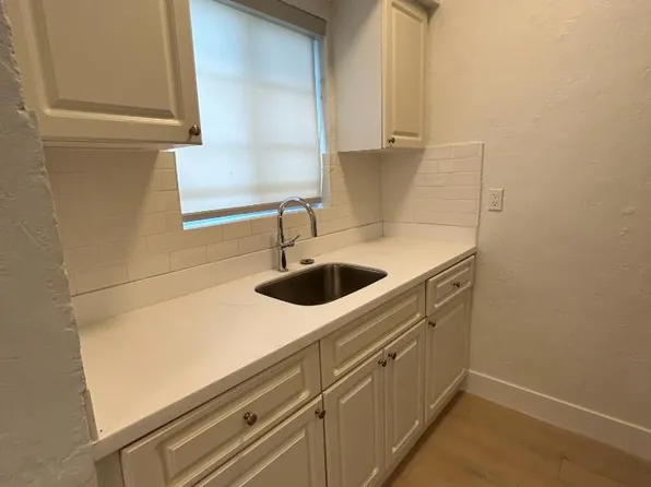 1025 Meridian Ave #207, Miami, FL 33139