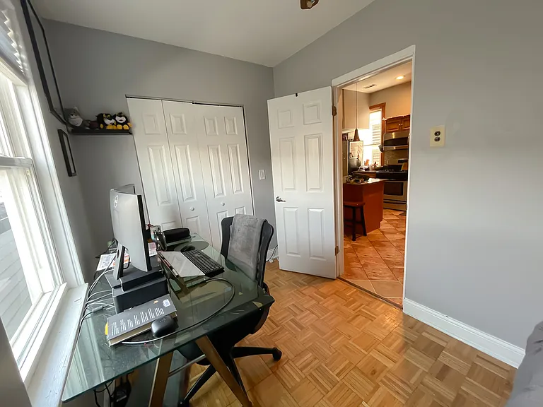 2541 W Cortland St #3 — Photo 9