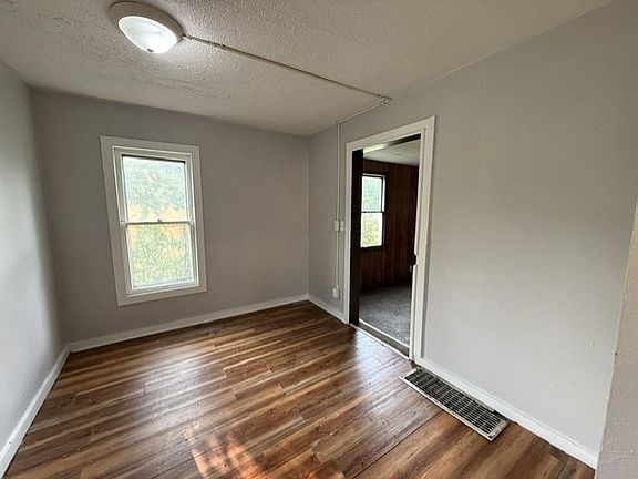 5th image of 1327 Ward St NW