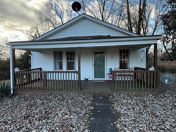 4th image of 365 Maple St