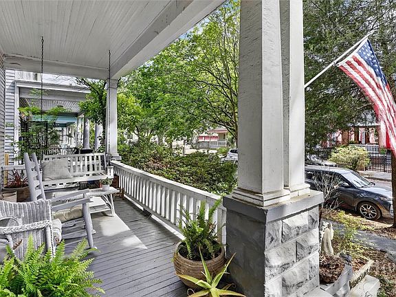 2nd image of 416 W 36th Street