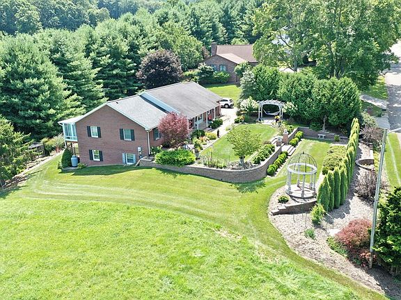 2nd image of 341 Fox Run Dr