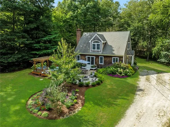 80 Sleepy Hollow Rd, Tiverton, RI 02878