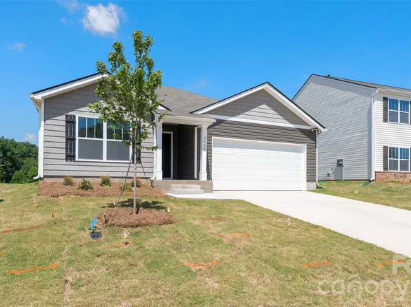 93 Creekwalk Ln, Waynesville, NC 28785