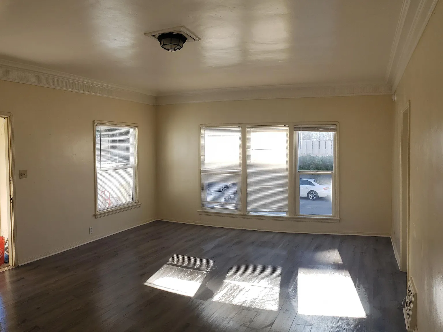 3 bed, 2.5 bath, 1150 sqft, $4,999 — Photo 4